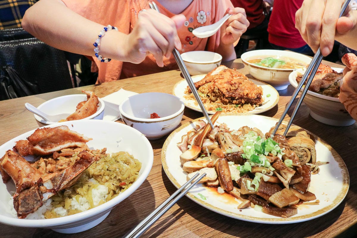 淡水黑殿飯店雞腿炒飯有傳說中黑店那麼厲害嗎 - 第7張圖 淡水黑殿飯店雞腿炒飯有傳說中黑店那麼厲害嗎