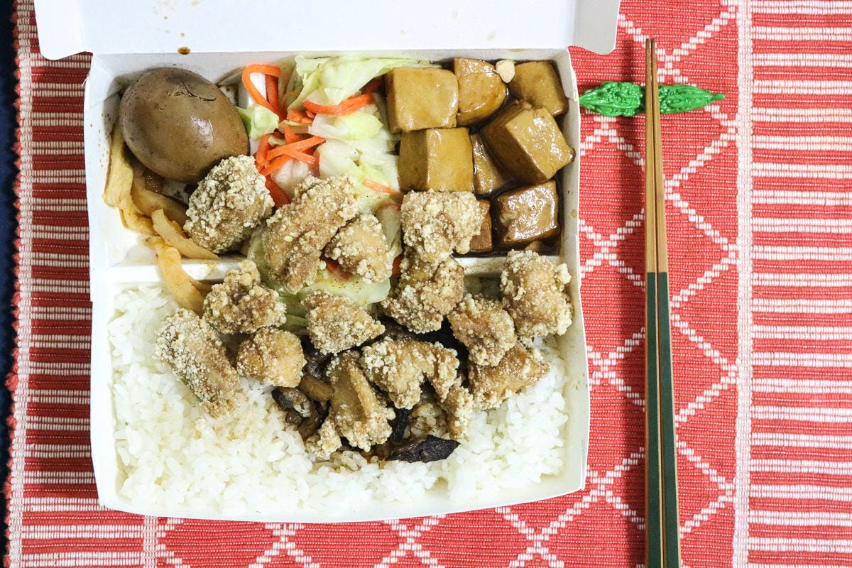 內湖德記盒餐便當鹽酥雞飯 飲料喝到飽