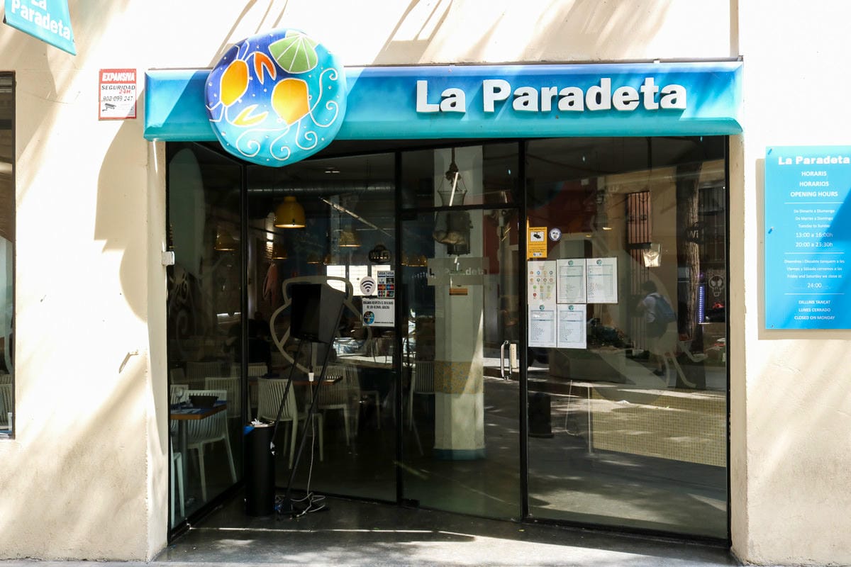 巴塞隆納美食La Paradeta海鮮熱炒便宜大碗