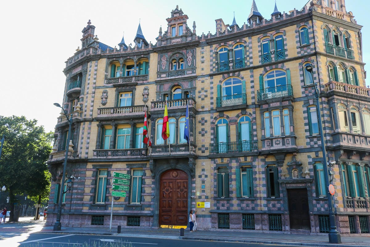 畢爾包自助 古根漢美術館景點交通住宿美食(附石原聰美買帽地點 - 第13張圖 畢爾包自助 古根漢美術館景點交通住宿美食(附石原聰美買帽地點
