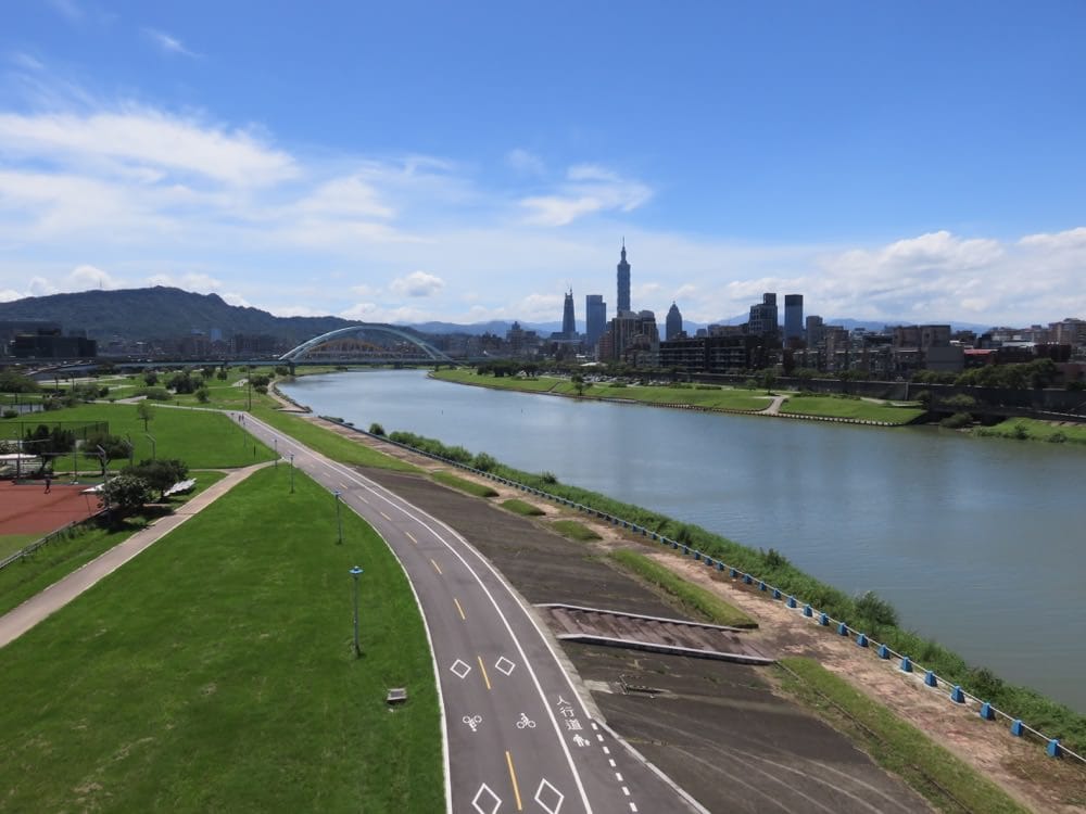 內湖美食 立大鹽酥雞下午茶宵夜週末無休蔬菜最出色