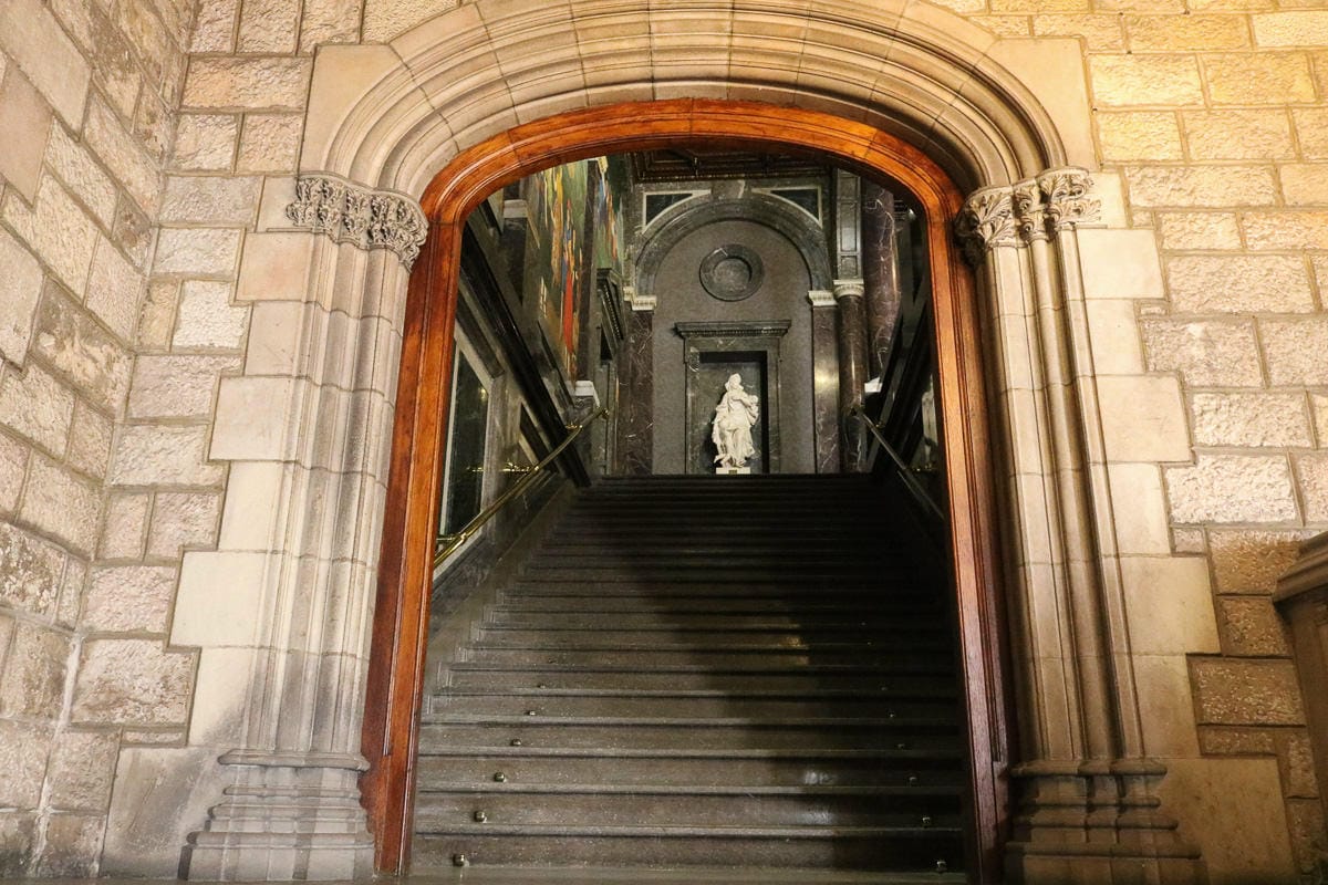 巴塞隆納景點 巴塞隆納市政廳 華麗得無法想像