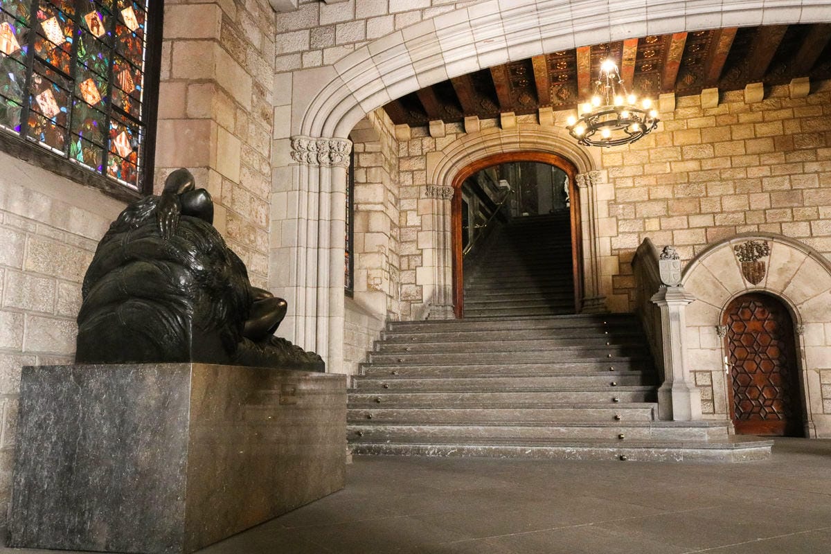 巴塞隆納景點 巴塞隆納市政廳 華麗得無法想像