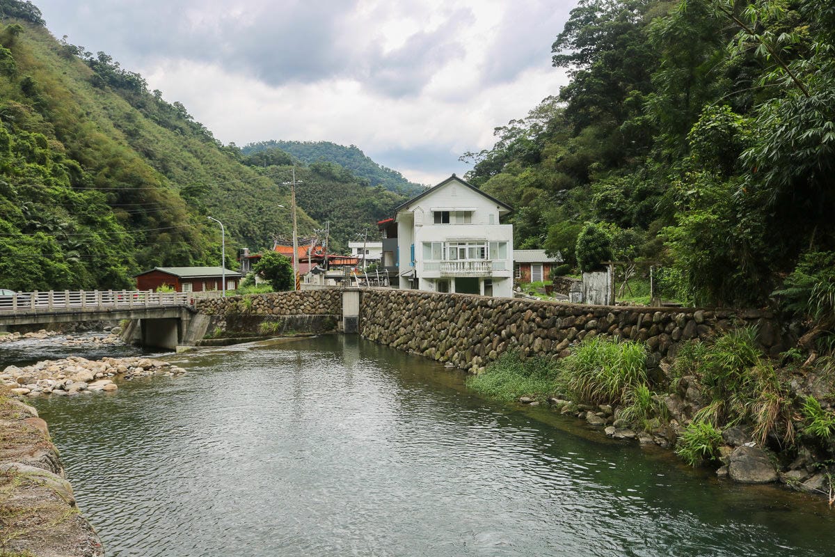 新北馥麗欣咖啡有如遊樂場！世外桃源推薦秘境