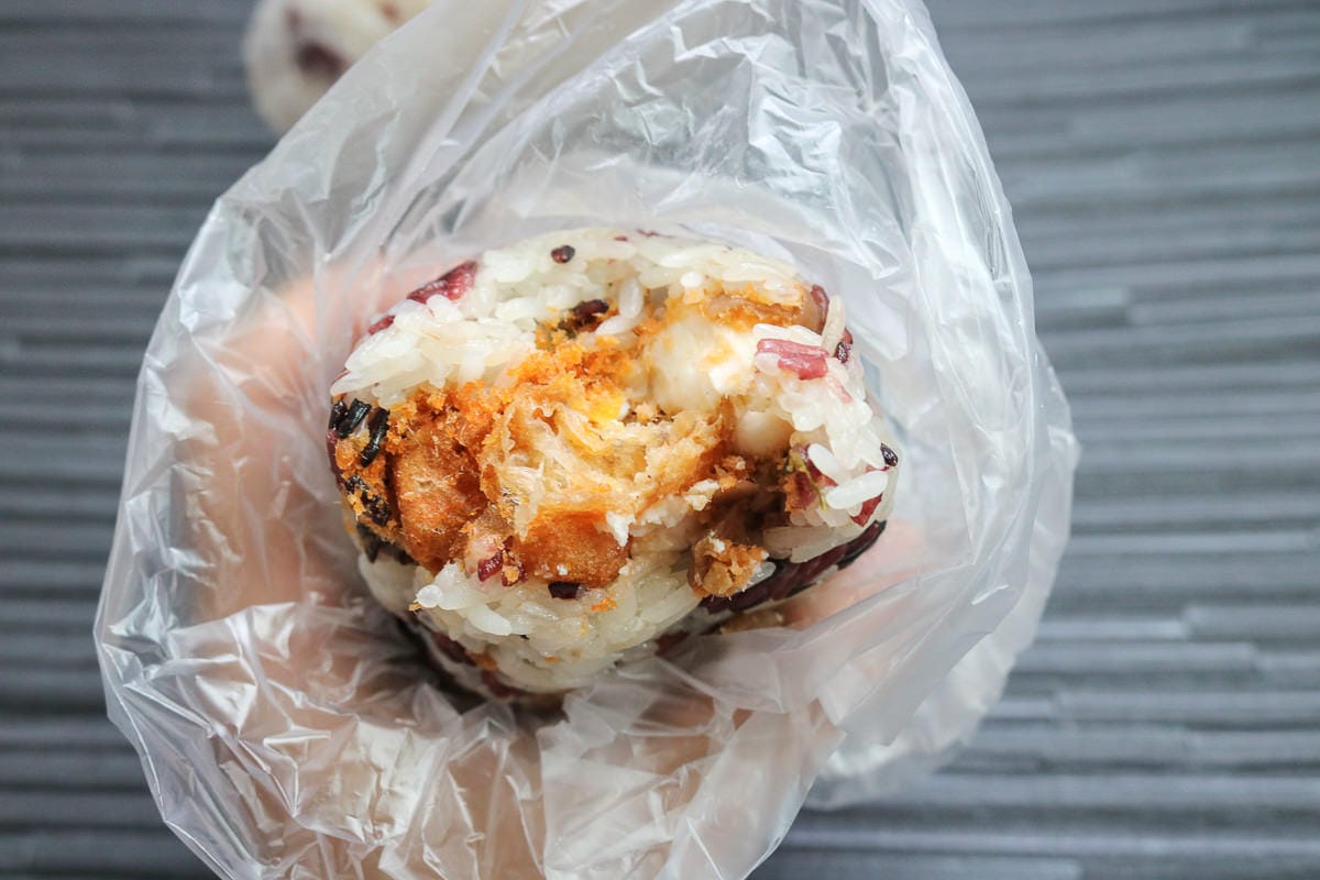 內湖早餐 米酋長飯團來自花蓮自產好米 招牌飯糰雙鬆好吃