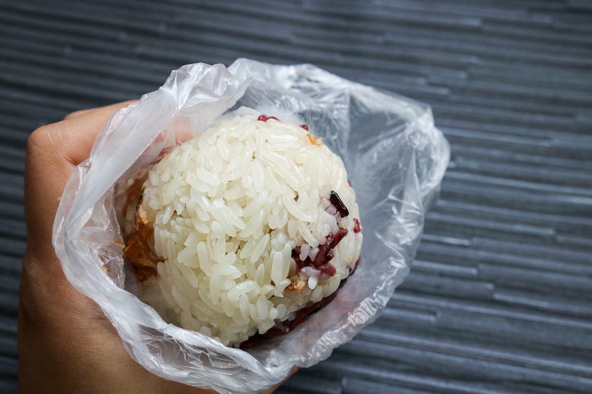 內湖早餐 米酋長飯團來自花蓮自產好米 招牌飯糰雙鬆好吃