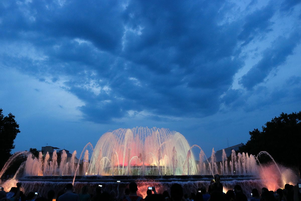 巴塞隆納魔幻噴泉時間表、西班牙廣場阿勒那競技場精彩大景