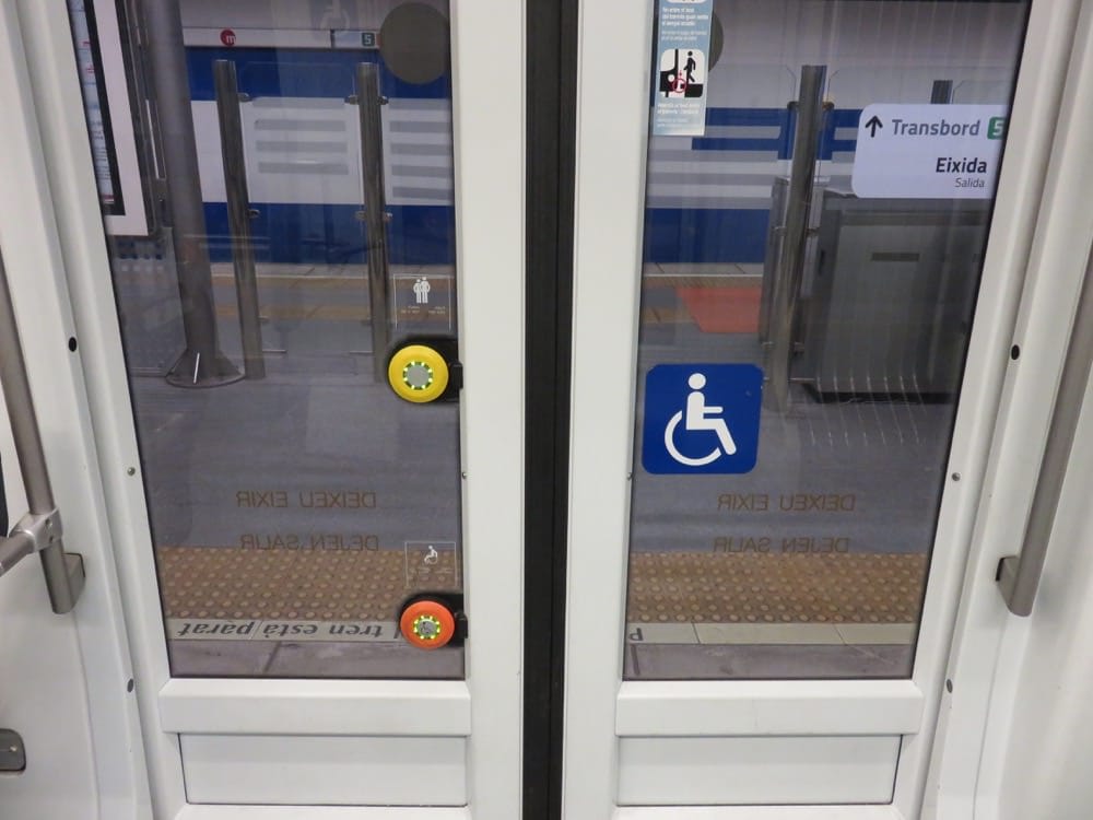 拐杖傘或拐杖可以隨身上飛機嗎 從台灣出發不是問華航是問桃園機場安檢