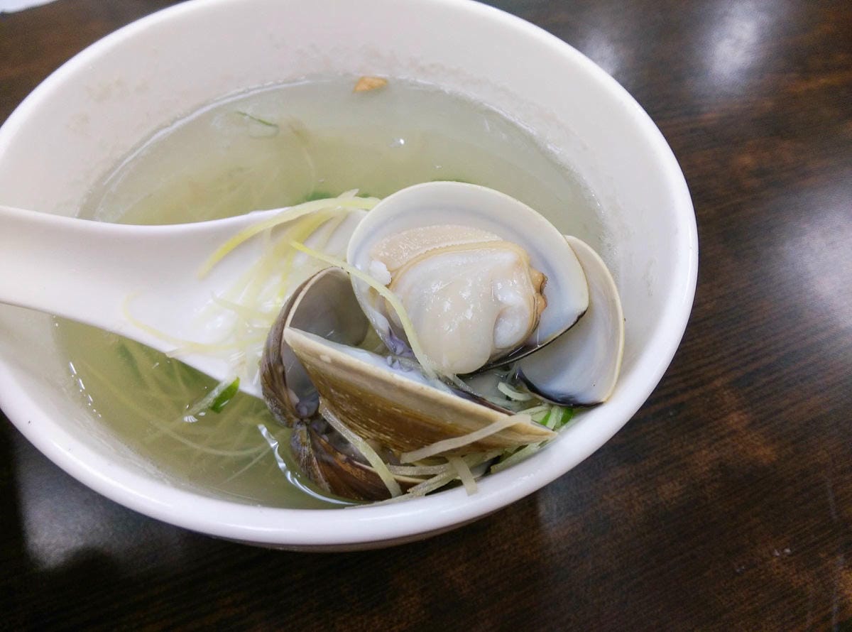 內湖便當佐知家清爽炸物配菜多 貼心替人著想值得等待