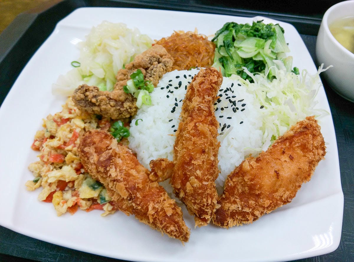 內湖便當佐知家清爽炸物配菜多 貼心替人著想值得等待