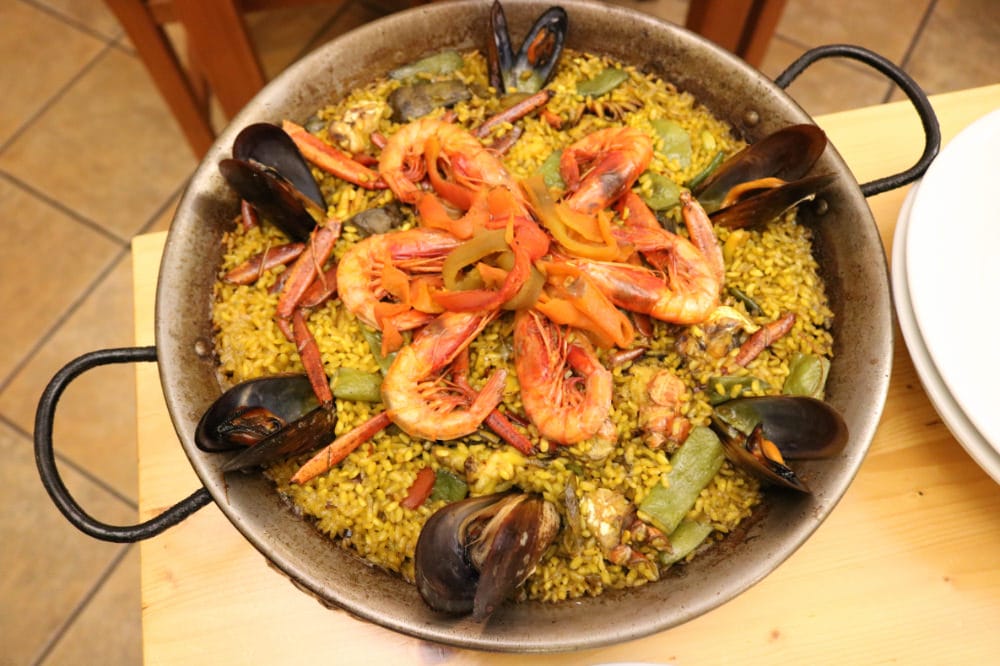 西班牙菜鹹嗎？西班牙一個人吃飯很奇怪嗎？一個人覓食燉飯燉麵的點餐指南