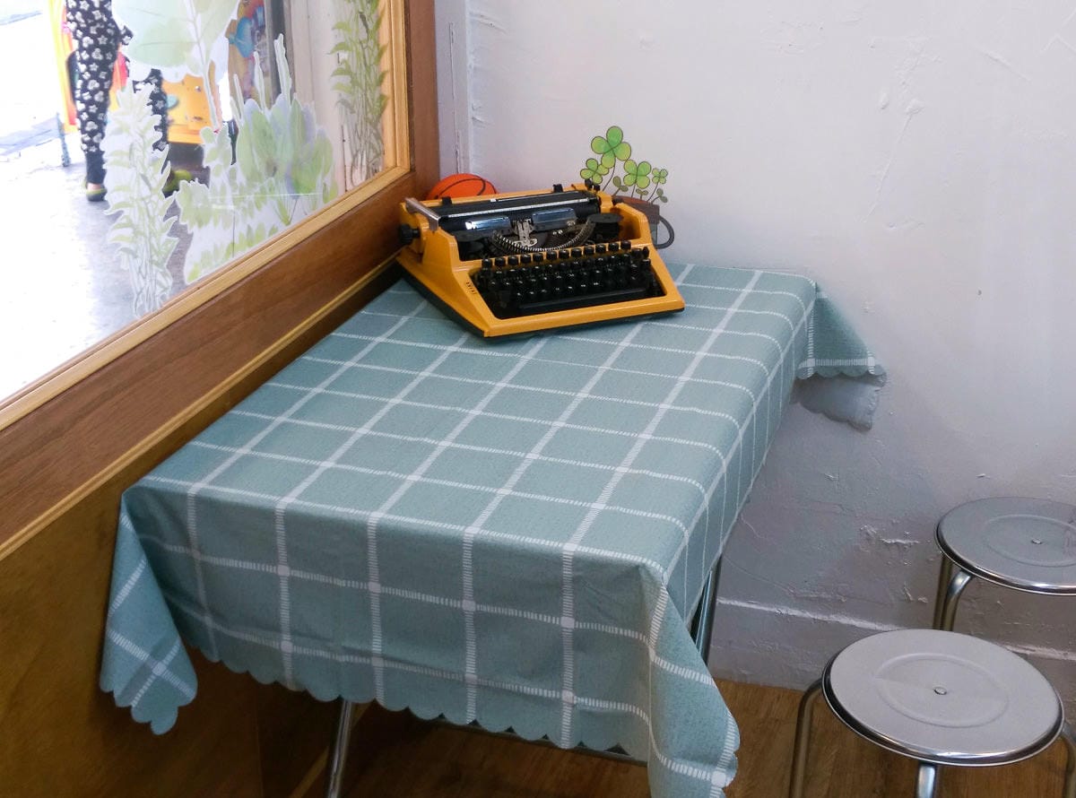 內湖美食伍梗肉蛋吐司會呼吸 東湖早餐大口吃肉推薦加辣