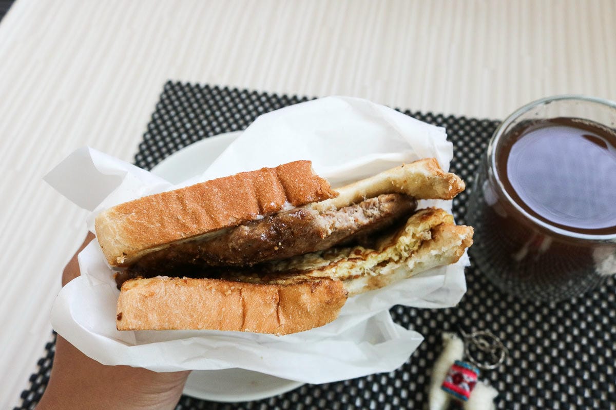 內湖美食伍梗肉蛋吐司會呼吸 東湖早餐大口吃肉推薦加辣