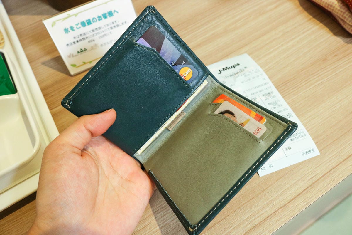 開箱澳洲皮夾Bellroy 輕薄時尚旅遊多用途 台幣千元鈔沒問題