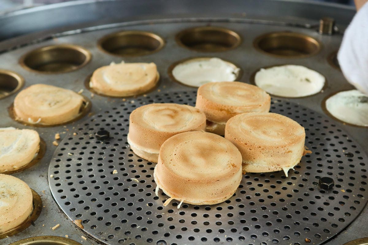 內湖下午茶 港墘傳統車輪餅 好吃紅豆餅一顆8元