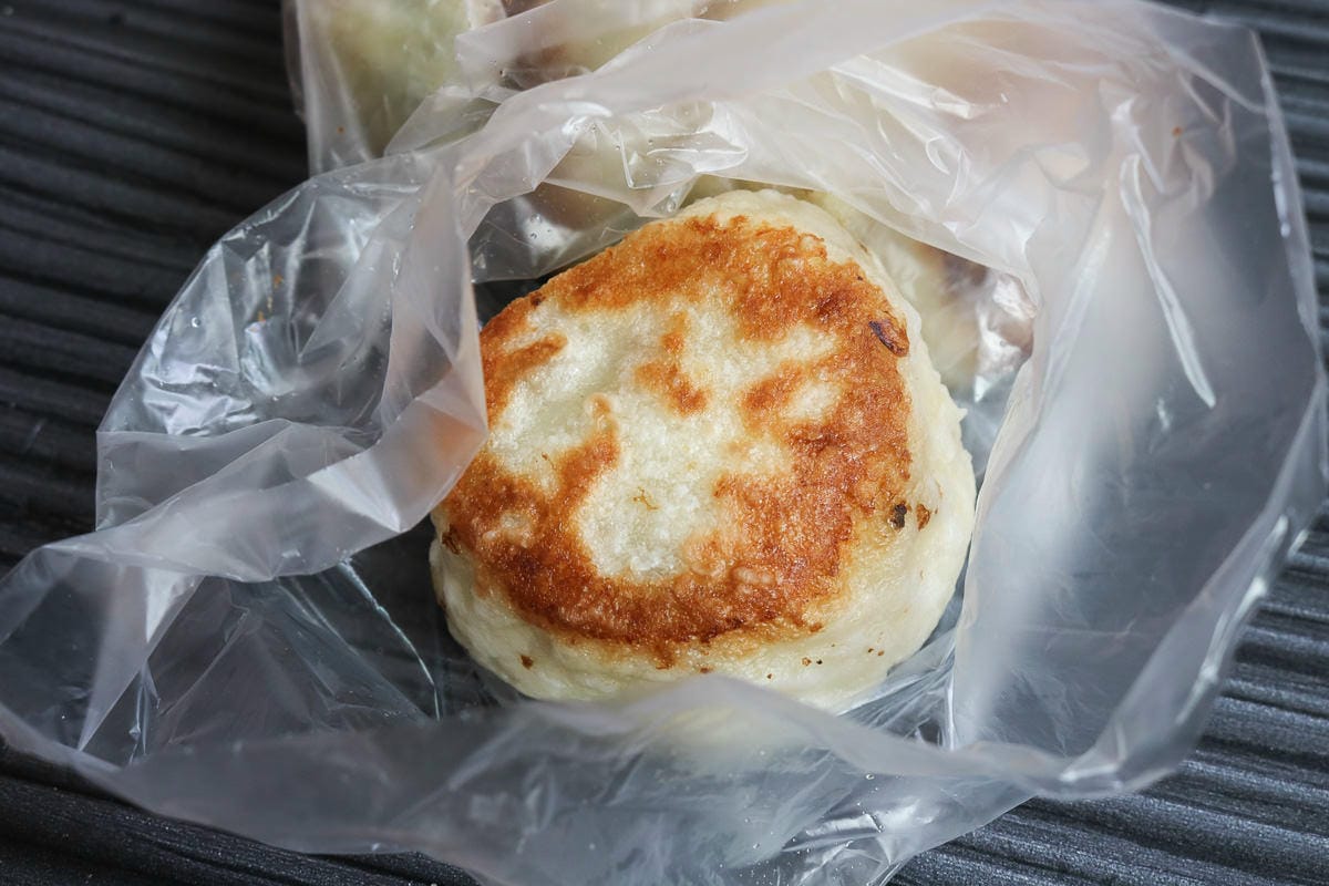 內湖早餐推薦水煎包 宏易水煎包記得加辣 - 第2張圖 內湖早餐推薦水煎包 宏易水煎包記得加辣