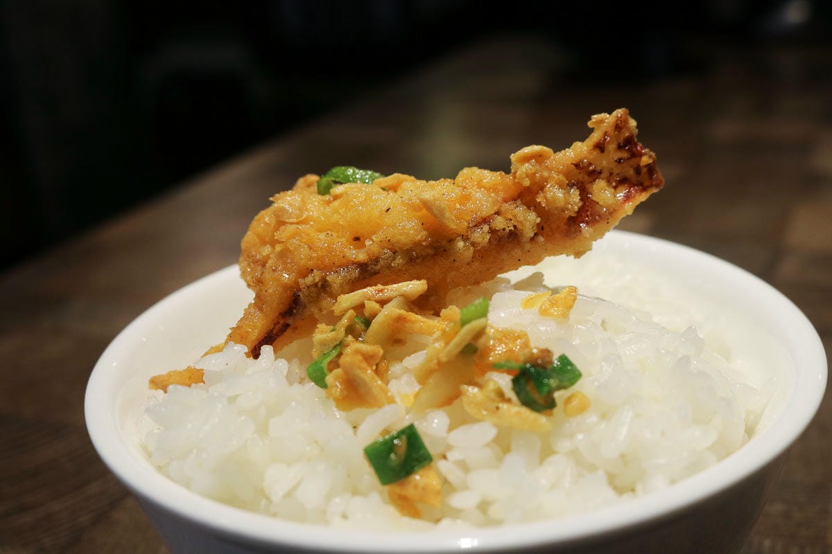 內湖食初靡。台式簡餐合菜輕鬆吃，金沙真是名不虛傳