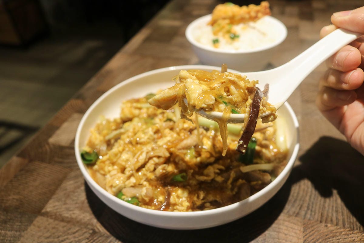 內湖食初靡。台式簡餐合菜輕鬆吃，金沙真是名不虛傳