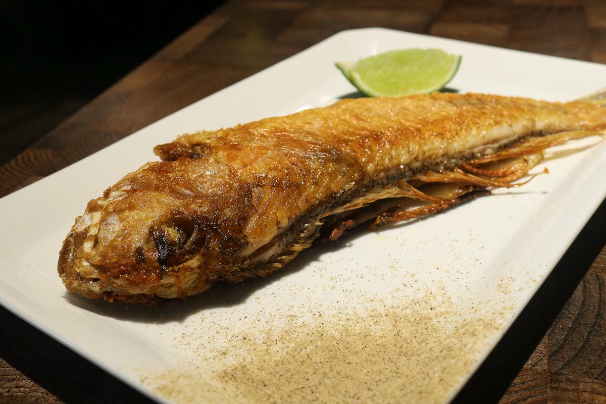 內湖食初靡。台式簡餐合菜輕鬆吃，金沙真是名不虛傳