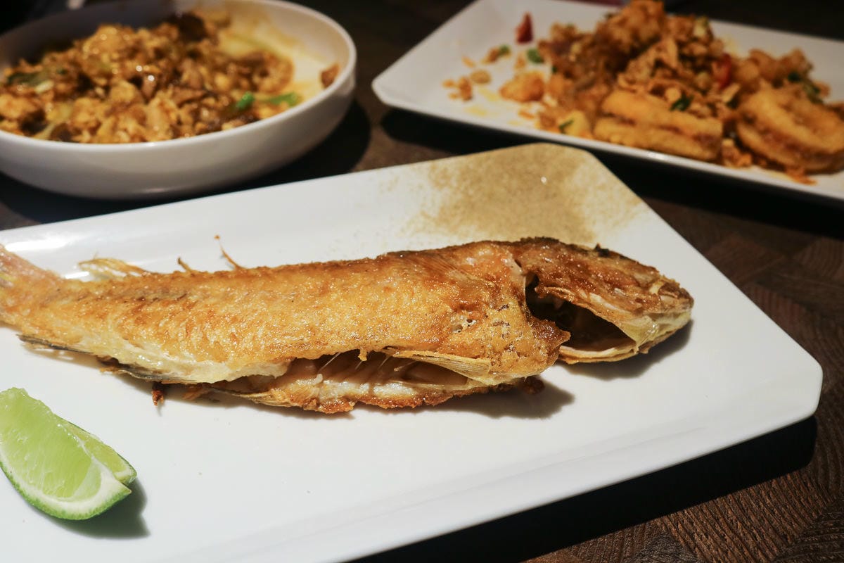 內湖食初靡。台式簡餐合菜輕鬆吃，金沙真是名不虛傳