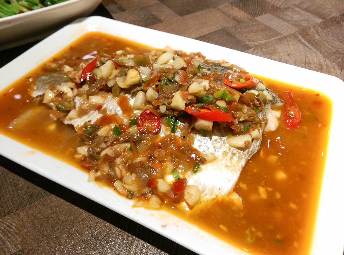 內湖食初靡。台式簡餐合菜輕鬆吃，金沙真是名不虛傳