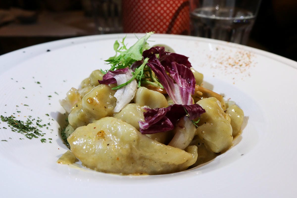 內湖巴西里小館，義式餐館家庭聚餐，唯一推薦德國豬腳