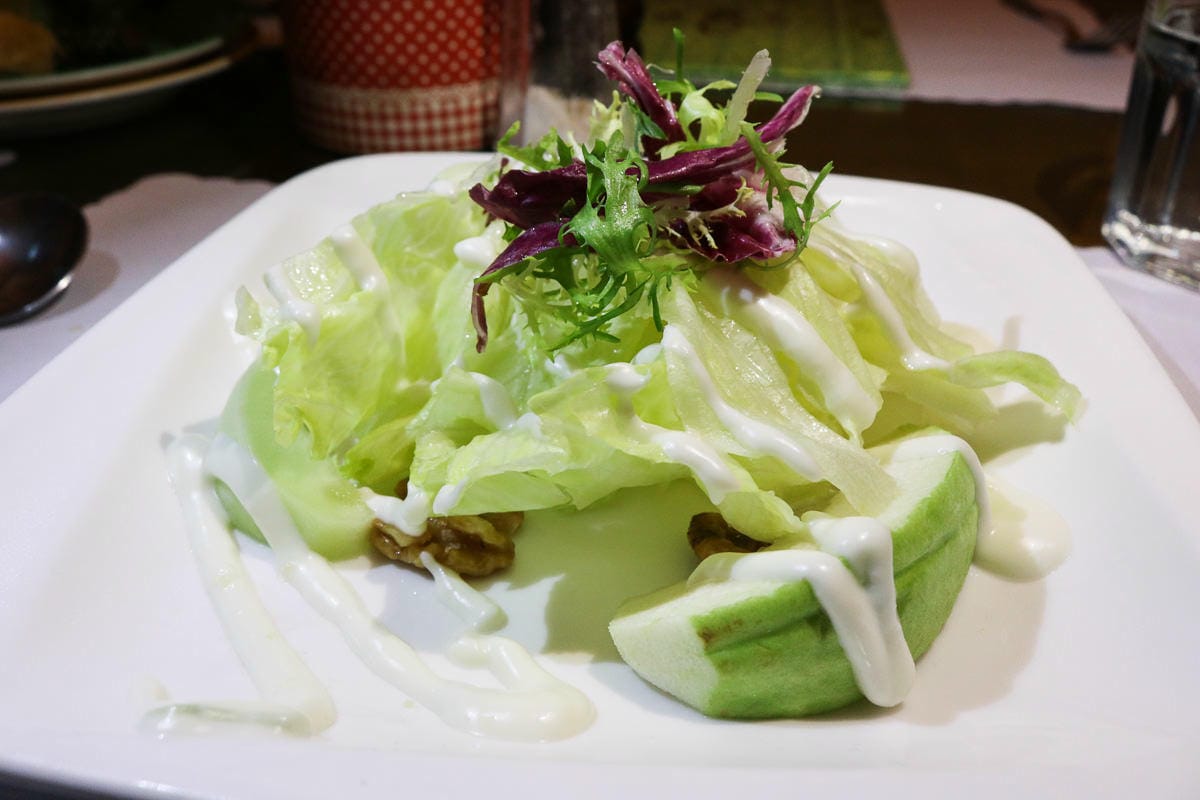 內湖巴西里小館，義式餐館家庭聚餐，唯一推薦德國豬腳