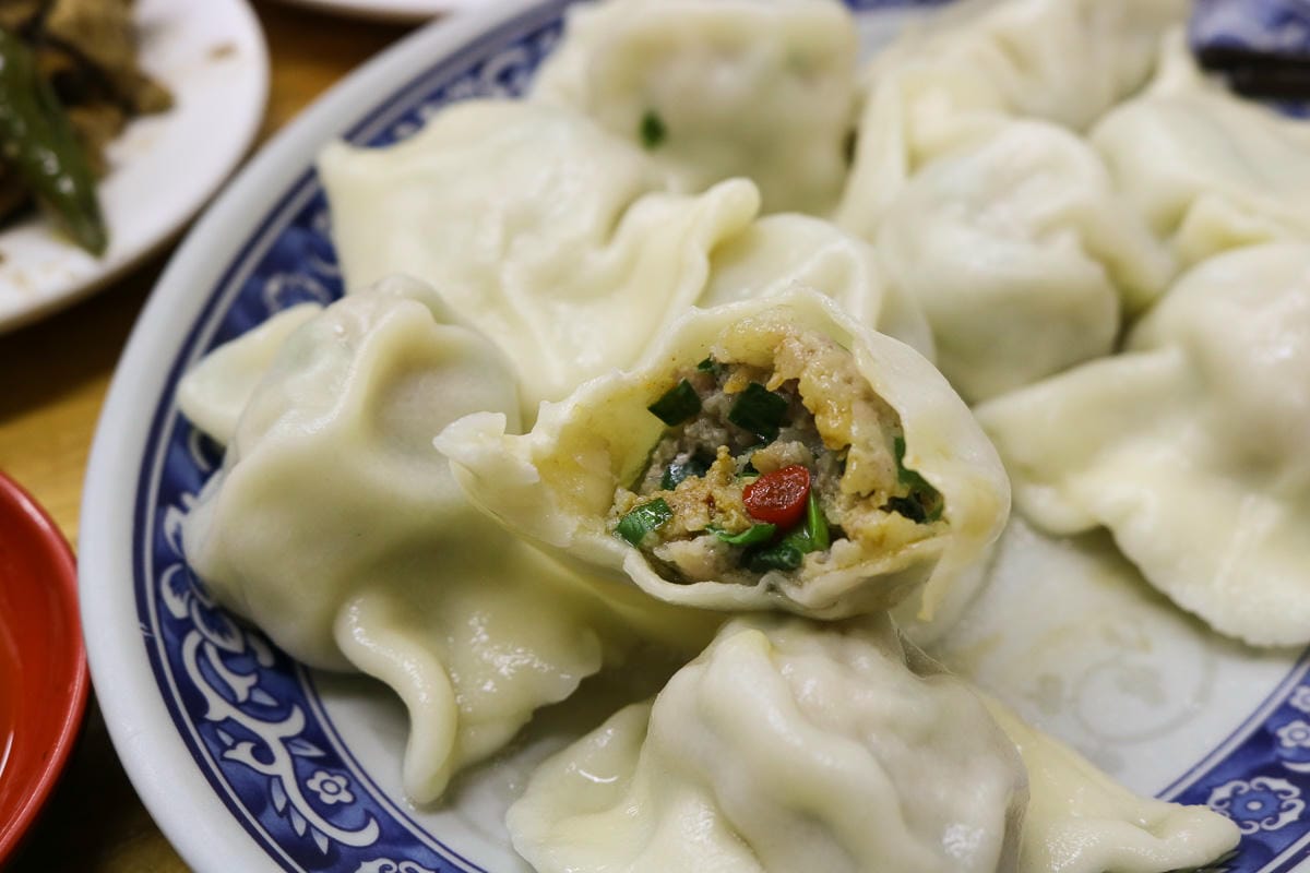 內湖美食。王家水餃東湖小吃，小菜多樣大滿足