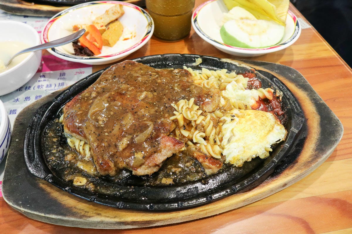 東湖佳佳牛排沙拉吧吃到飽，平價牛排超水準還可外帶