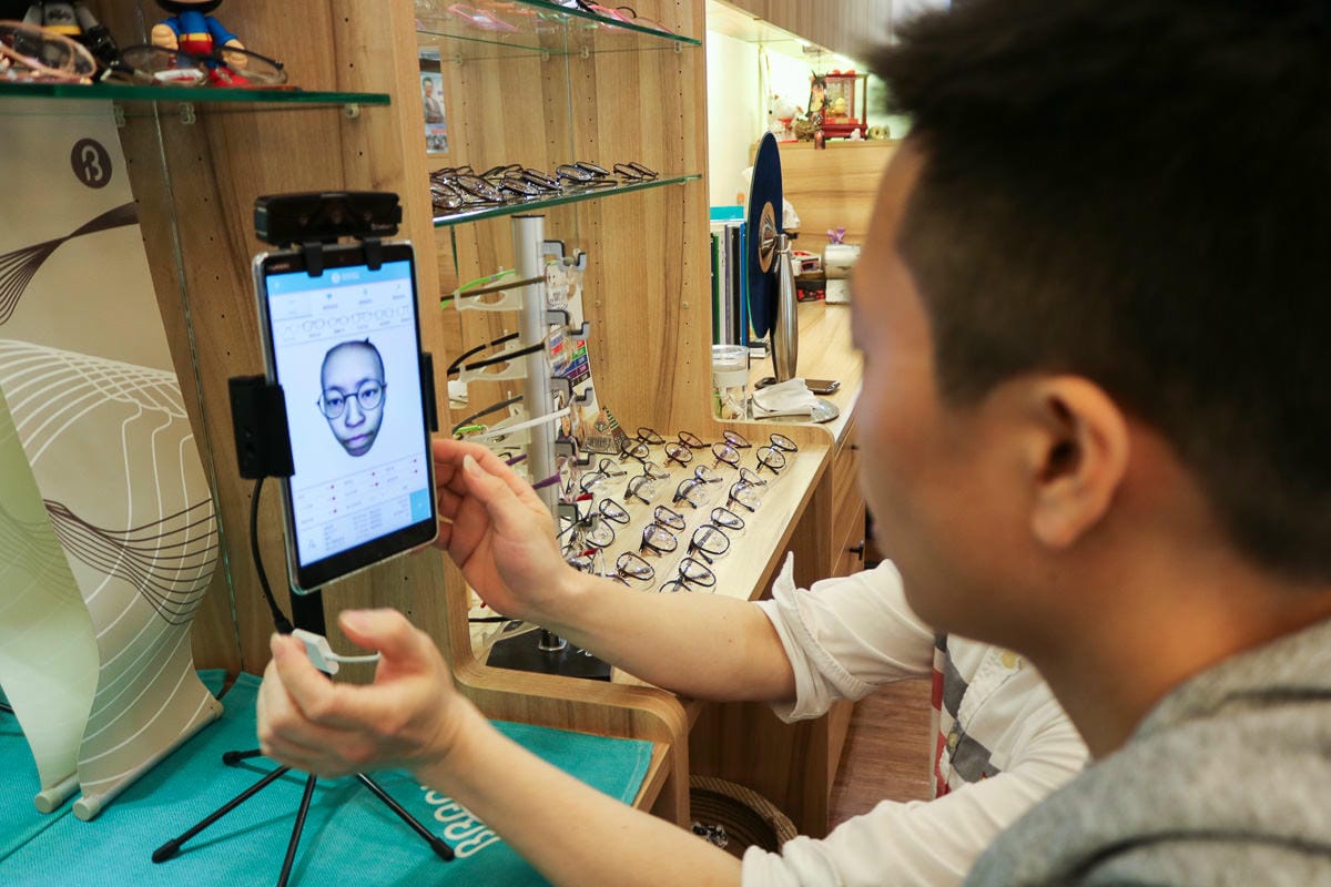 東湖森活眼鏡3D掃描眼鏡BRAGi，配眼鏡不再無趣