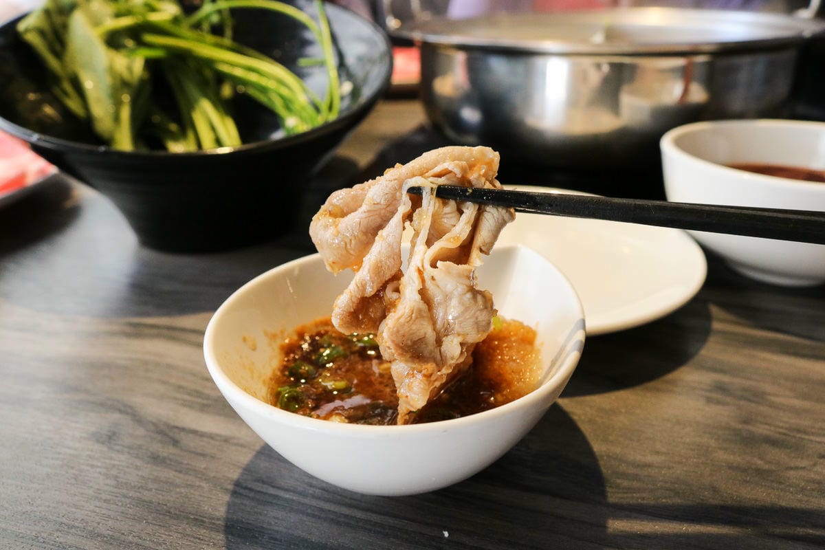 內湖圓味涮涮鍋文德店，商業午餐爆紅的真相