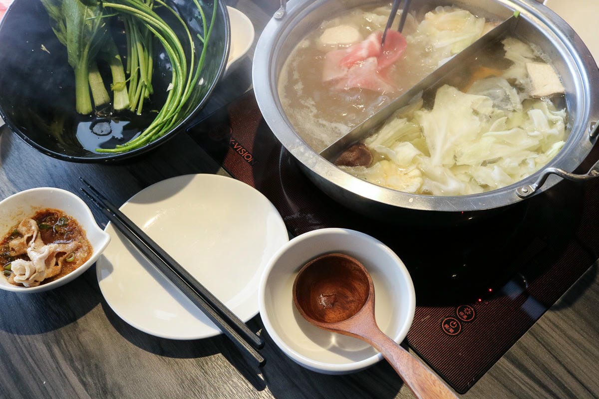 內湖圓味涮涮鍋文德店，商業午餐爆紅的真相