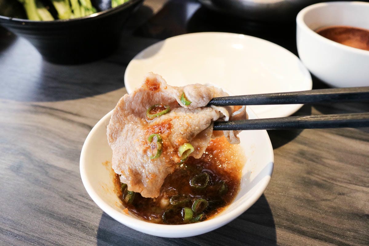 內湖圓味涮涮鍋文德店，商業午餐爆紅的真相