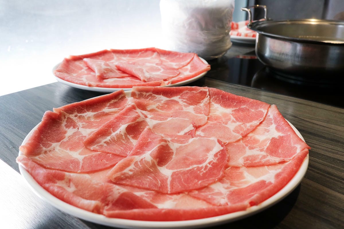 內湖圓味涮涮鍋文德店，商業午餐爆紅的真相