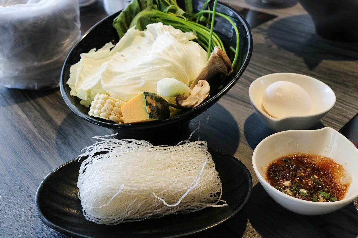 內湖圓味涮涮鍋文德店，商業午餐爆紅的真相