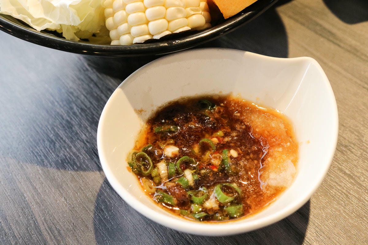 內湖圓味涮涮鍋文德店，商業午餐爆紅的真相