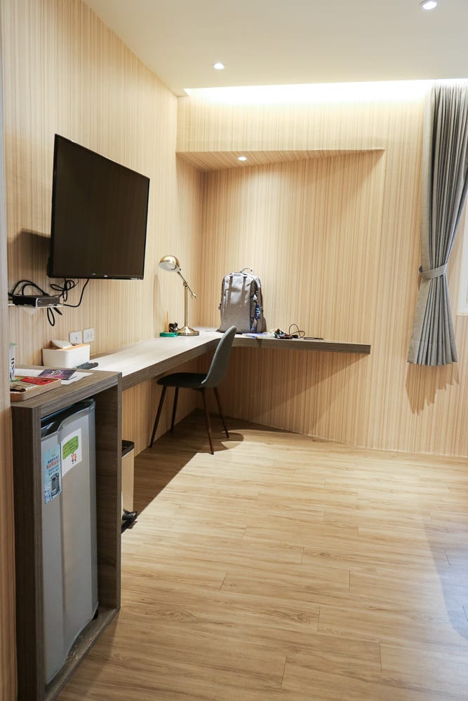 高雄六合夜市棒球館，樂逸文旅！近高雄車站六合夜市還有捷運方便又安靜