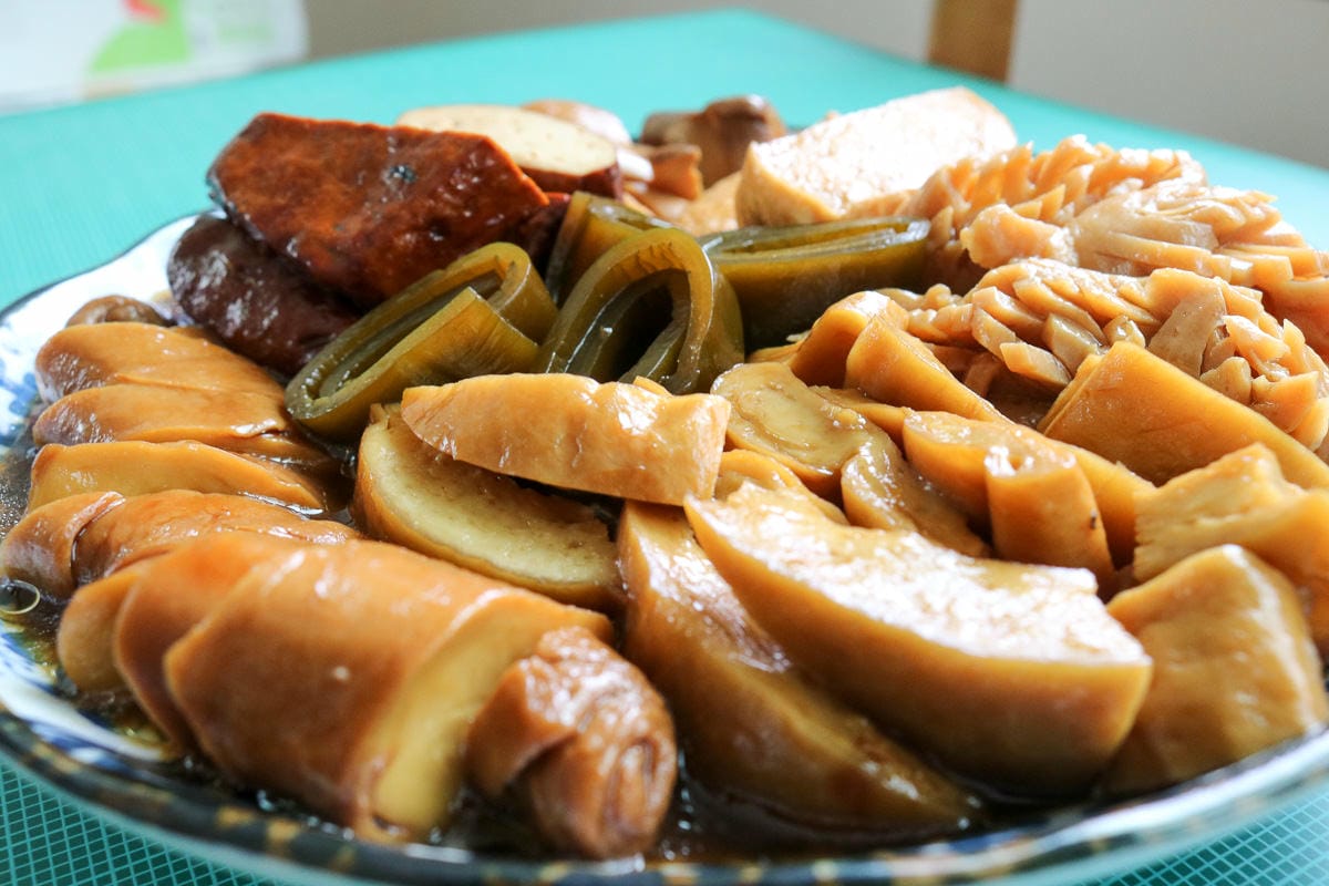 捷運西湖站無名滷味，素食滷味內湖285巷小吃媽媽們直接用搶的