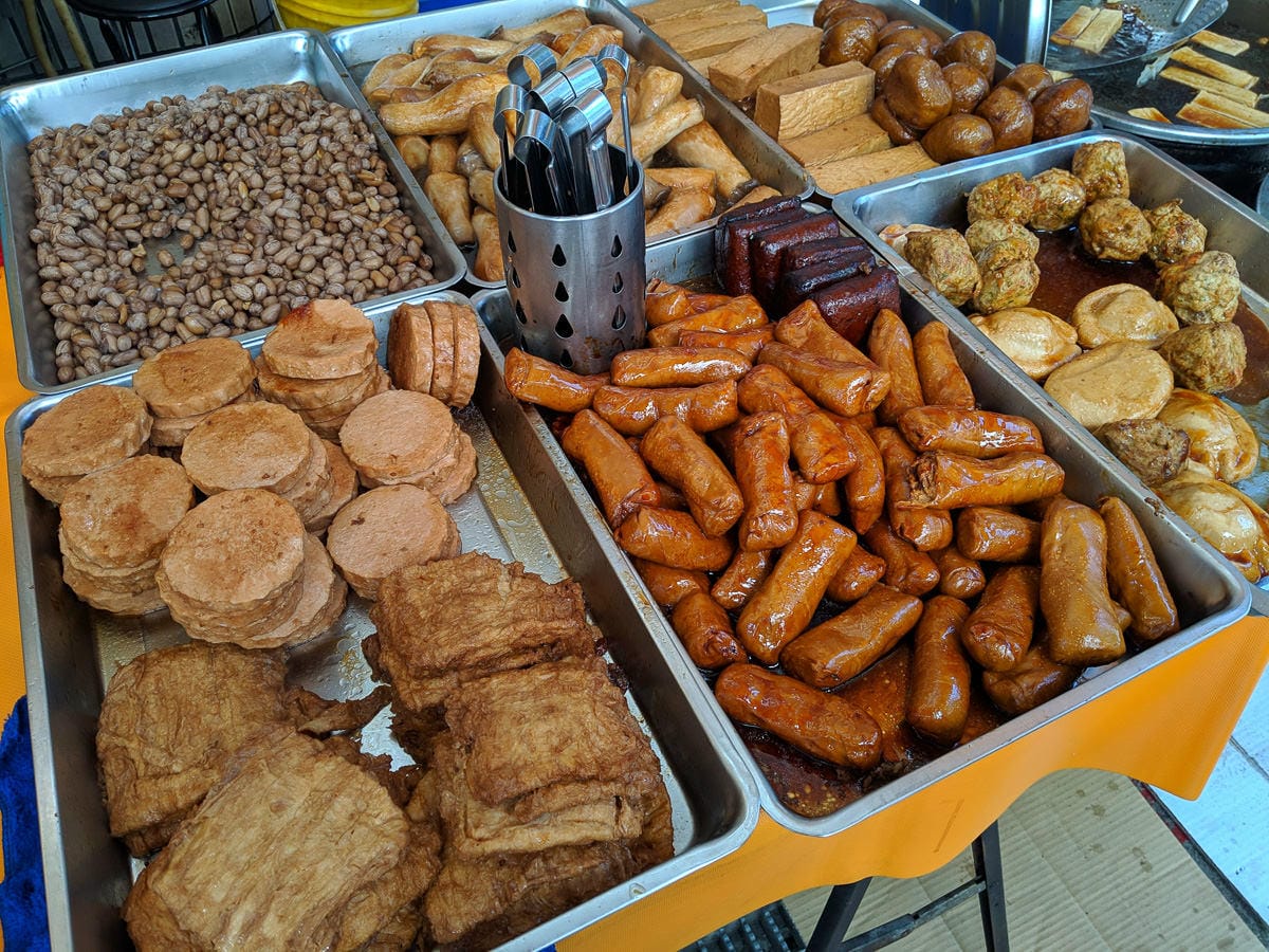 捷運西湖站無名滷味，素食滷味內湖285巷小吃媽媽們直接用搶的