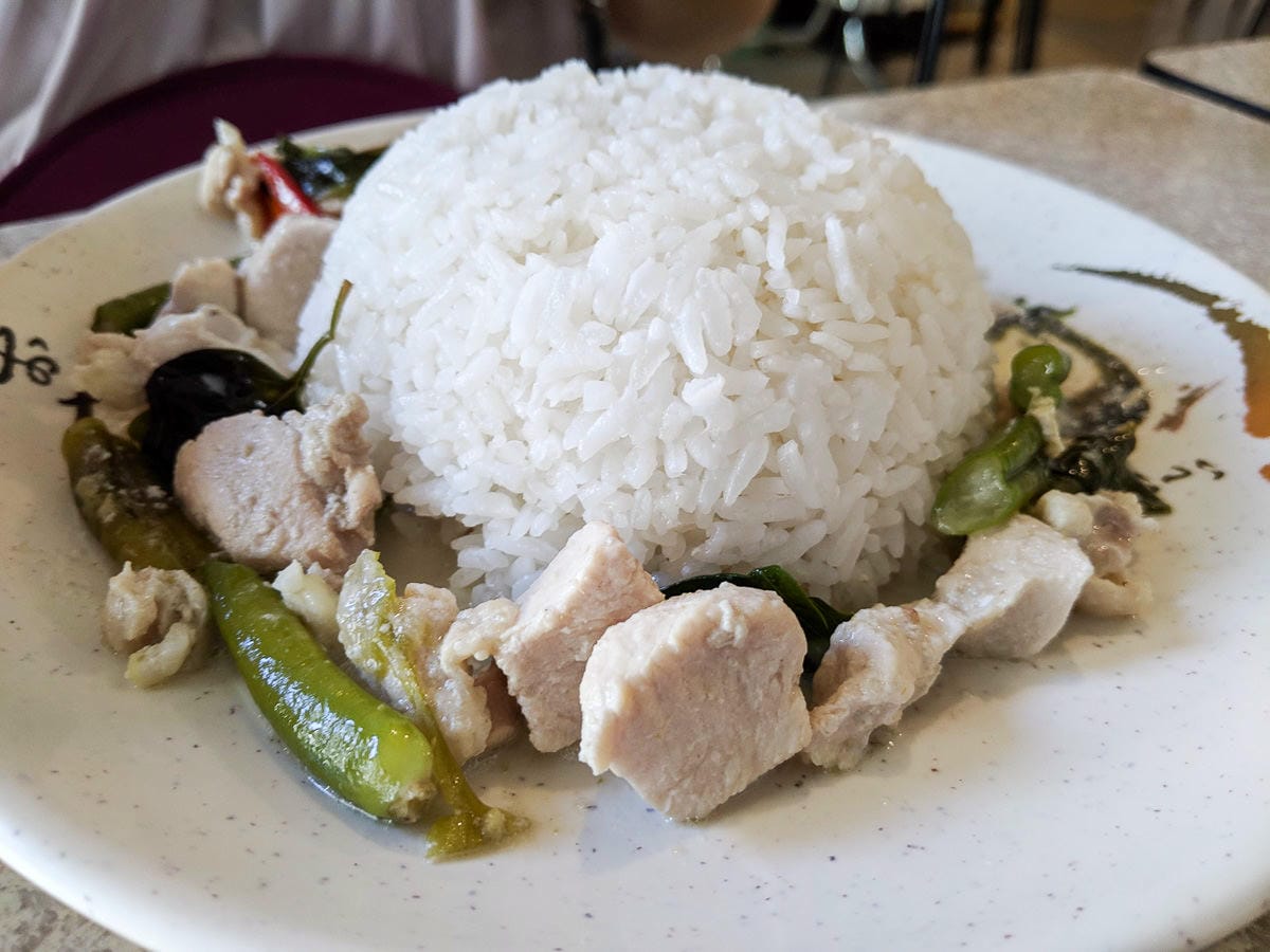 內湖泰式料理泰幸福，套餐熱炒任你挑還有泰奶可喝