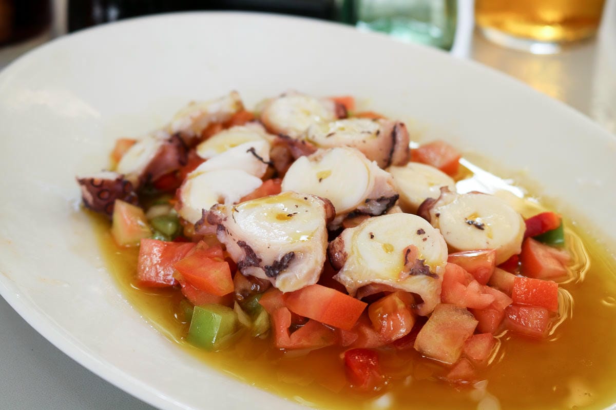 西班牙南部赫雷斯美食Tapas就在La Taperia道地燒烤雪利酒入菜