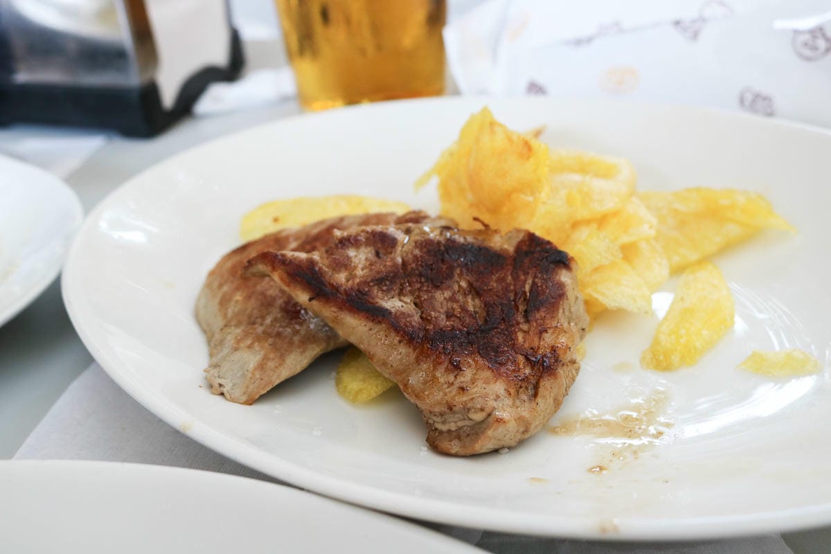 西班牙南部赫雷斯美食Tapas就在La Taperia道地燒烤雪利酒入菜