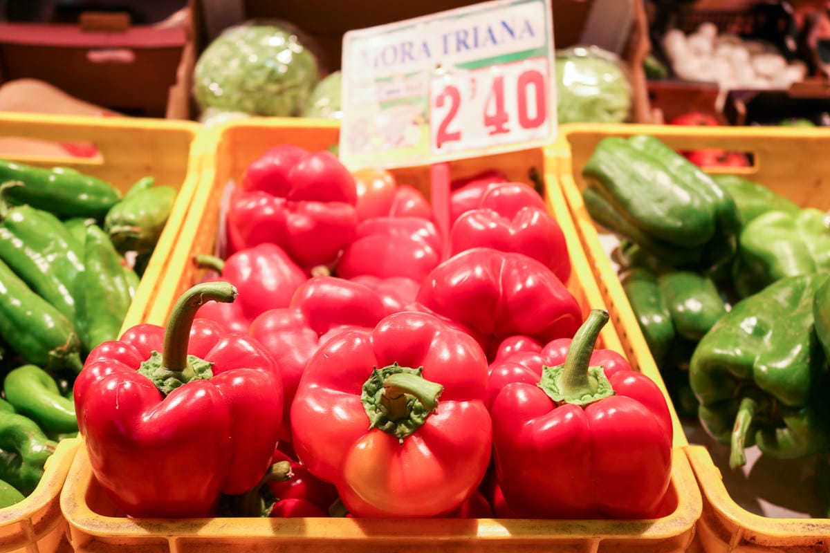 塞維亞景點摩爾區特里亞納市場Mercado de Triana推薦早餐與買水果香料