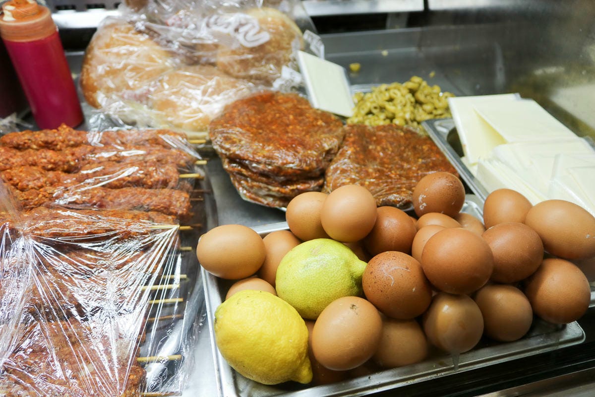 格拉納達美食推薦!沙威瑪土耳其烤肉天天吃都不膩誰能拒絕烤肉 - 第6張圖 格拉納達美食推薦!沙威瑪土耳其烤肉天天吃都不膩誰能拒絕烤肉