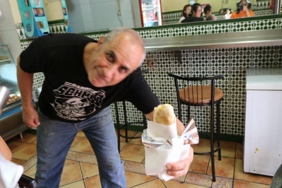 格拉納達美食推薦!沙威瑪土耳其烤肉天天吃都不膩誰能拒絕烤肉 - 第11張圖 格拉納達美食推薦!沙威瑪土耳其烤肉天天吃都不膩誰能拒絕烤肉