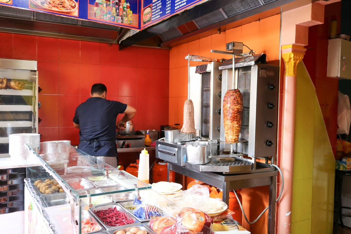 格拉納達美食推薦!沙威瑪土耳其烤肉天天吃都不膩誰能拒絕烤肉 - 第17張圖 格拉納達美食推薦!沙威瑪土耳其烤肉天天吃都不膩誰能拒絕烤肉