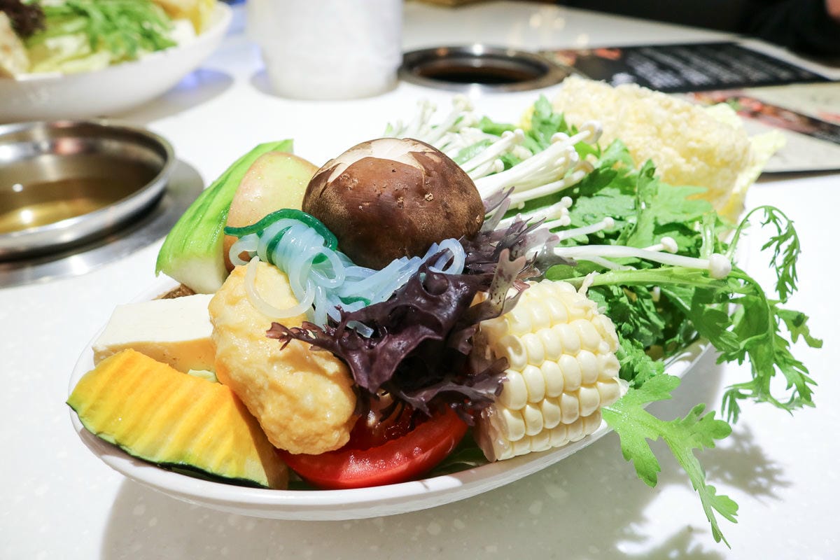 內湖美食火鍋首推天鍋宴西湖店 冷飲甜點自助取浮誇火鍋食材不馬虎