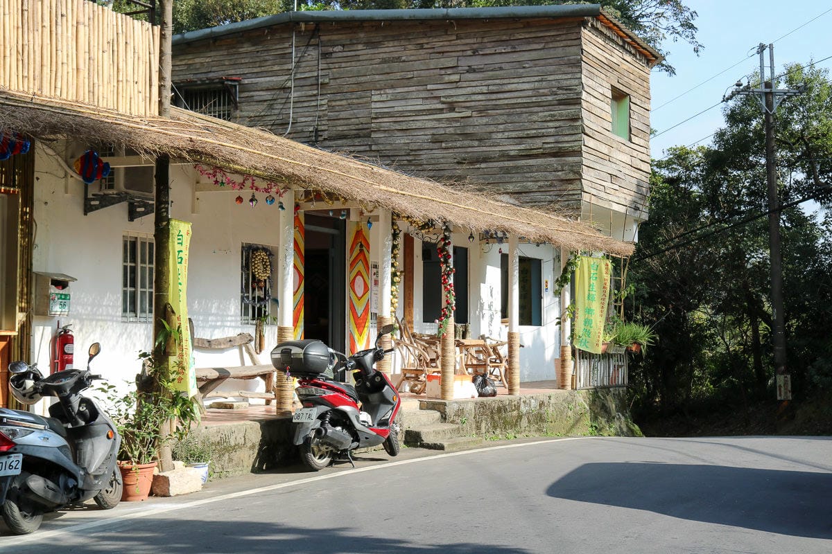 內湖碧山巖往龍船岩步道！有龍脈經過的台北三大懸崖之一圓覺瀑布更驚悚