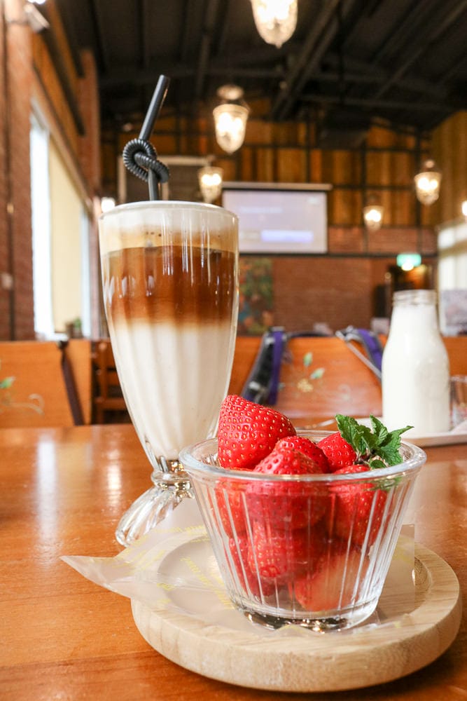 內湖碧山巖往龍船岩步道！有龍脈經過的台北三大懸崖之一圓覺瀑布更驚悚