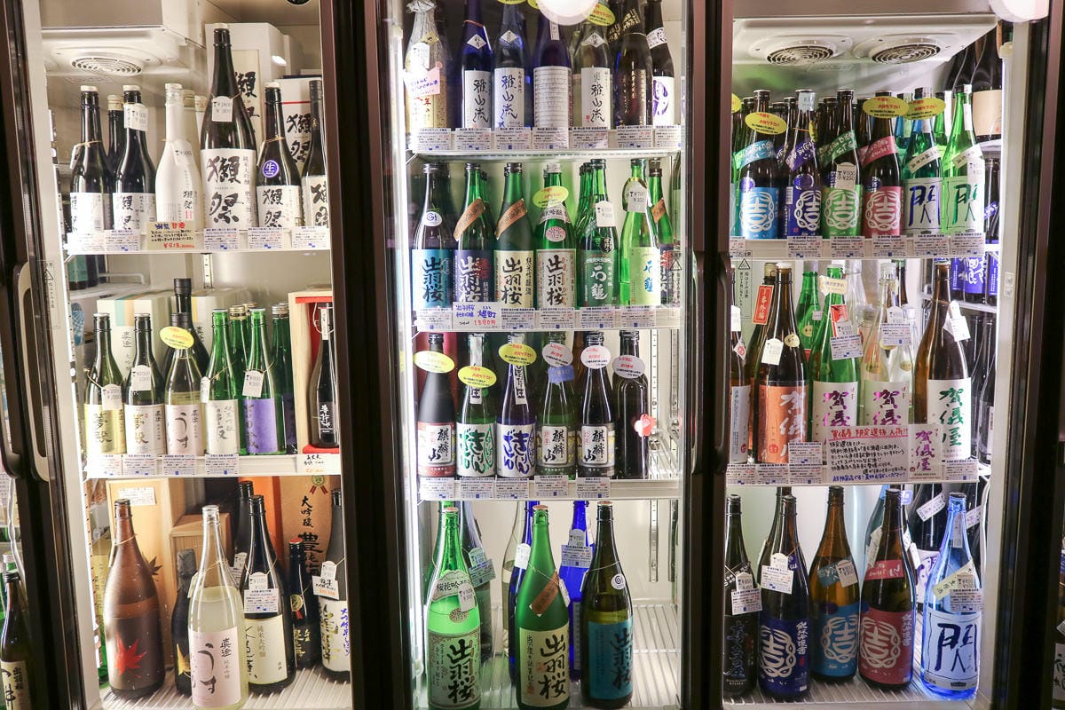 東京美食推薦折原商店｜日本酒專賣站著喝清酒配關東煮